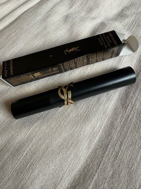 Yves Saint Laurent Lash Clash Extreme Volume Mascara in the shade #2
